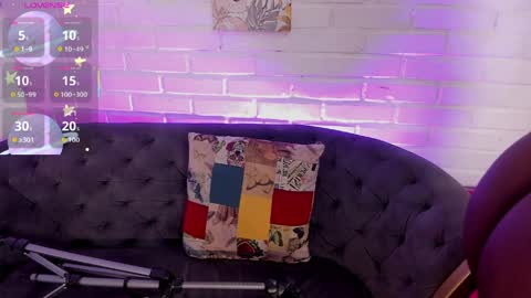 Nia online show from April 7, 2:50 pm