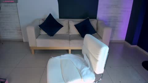 SQUIRTER DOLL    online show from December 23, 2:24 am