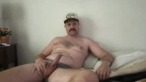 Snapshot of nicebuttniceguy chatting on February 6, 10:24 pm NiceButtNiceGuy online show from February 6, 10:24 pm