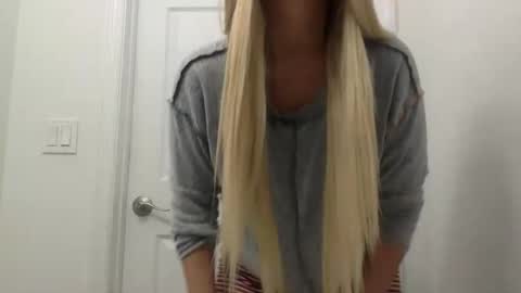 Snapshot of nicecolddrink2 chatting on November 15, 10:34 am Amber online show from November 15, 10:34 am