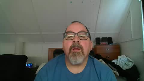 Snapshot of niceguy7208 chatting on June 6, 3:17 pm niceguy7208 online show from June 6, 3:17 pm