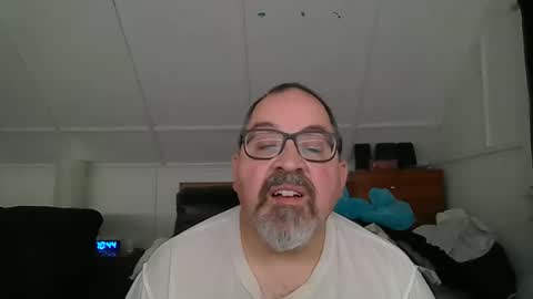 Snapshot of niceguy7208 chatting on June 8, 2:45 am niceguy7208 online show from June 8, 2:45 am