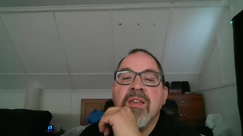 Snapshot of niceguy7208 chatting on June 27, 3:17 pm niceguy7208 online show from June 27, 3:17 pm