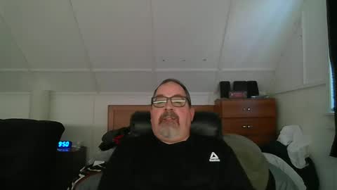 Snapshot of niceguy7208 chatting on July 3, 1:50 pm niceguy7208 online show from July 3, 1:50 pm