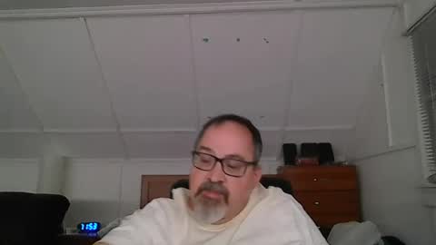 Snapshot of niceguy7208 chatting on July 19, 3:54 am niceguy7208 online show from July 19, 3:54 am