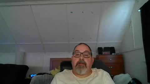 Snapshot of niceguy7208 chatting on July 26, 4:47 pm niceguy7208 online show from July 26, 4:47 pm