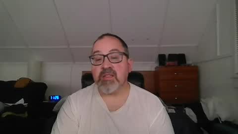 Snapshot of niceguy7208 chatting on August 3, 3:27 am niceguy7208 online show from August 3, 3:27 am