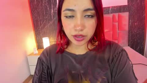 Nicolle  online show from December 13, 4:27 pm