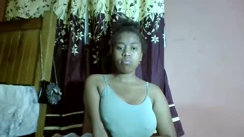 Snapshot of nicelly01 chatting on April 27, 4:10 am nicelly01 online show from April 27, 4:10 am