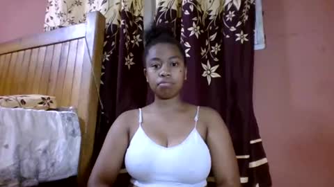 Snapshot of nicelly01 chatting on April 28, 5:56 am nicelly01 online show from April 28, 5:56 am