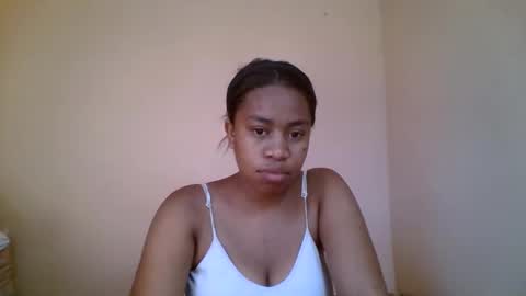 Snapshot of nicelly01 chatting on May 7, 8:52 am nicelly01 online show from May 7, 8:52 am