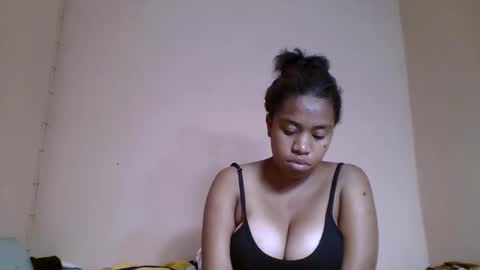 Snapshot of nicelly01 chatting on May 12, 4:09 am nicelly01 online show from May 12, 4:09 am