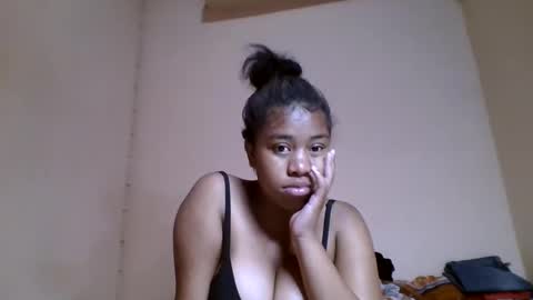 Snapshot of nicelly01 chatting on May 14, 7:04 am nicelly01 online show from May 14, 7:04 am