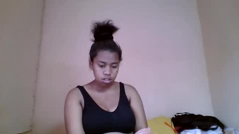 Snapshot of nicelly01 chatting on May 16, 6:43 am nicelly01 online show from May 16, 6:43 am