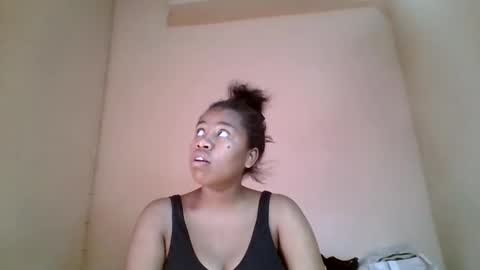 Snapshot of nicelly01 chatting on May 16, 10:47 am nicelly01 online show from May 16, 10:47 am
