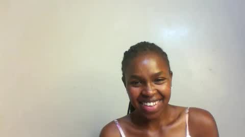 Snapshot of nicemillow chatting on December 8, 11:19 pm nicemillow online show from December 8, 11:19 pm
