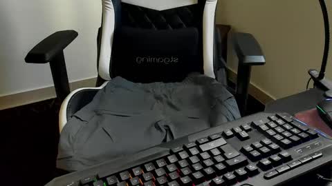 Camila And Steeven online show from October 18, 7:03 pm