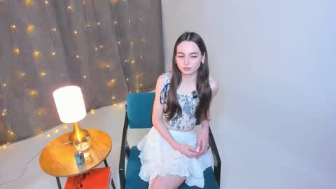 Nicole online show from December 19, 3:19 pm