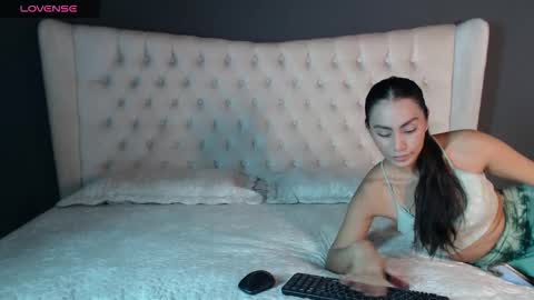Nichole online show from December 30, 7:53 pm