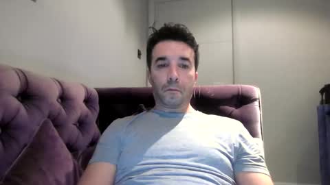 Snapshot of niciboi chatting on March 3, 10:42 pm James online show from March 3, 10:42 pm