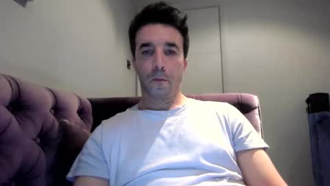 Snapshot of niciboi chatting on March 11, 11:15 pm James online show from March 11, 11:15 pm