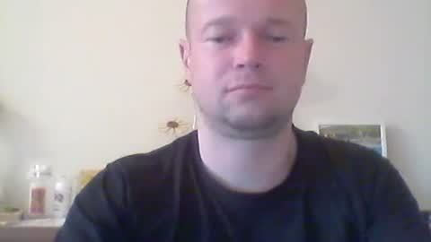 nick1990b online show from April 23, 5:37 pm