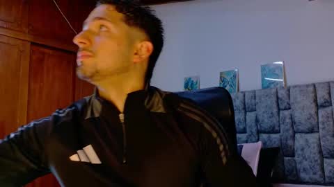 nick_moss_ online show from March 3, 10:54 am