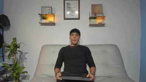 nick_nova online show from November 1, 5:37 pm