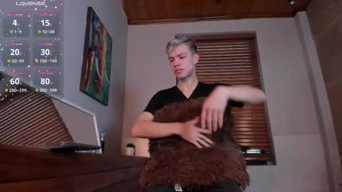 Nick  online show from November 3, 12:28 pm