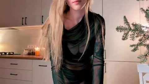 Snapshot of nickacherie chatting on January 10, 4:09 pm Nicka Cherie online show from January 10, 4:09 pm