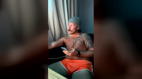 Snapshot of nickandmeg chatting on April 26, 5:16 am Cakedcouple OF - Yourtattedcutie qurlynfit online show from April 26, 5:16 am