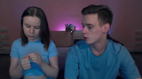 Snapshot of nickandmolly chatting on December 7, 5:09 pm nick and molly online show from December 7, 5:09 pm