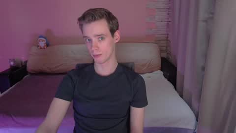 Snapshot of nickandmolly chatting on March 3, 3:31 pm nick and molly online show from March 3, 3:31 pm