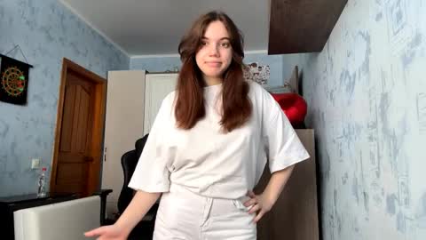 Snapshot of nickihickox chatting on April 4, 9:51 am Jin online show from April 4, 9:51 am