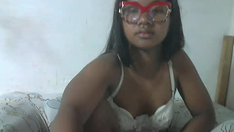 nickiqqyuu online show from June 18, 12:22 am
