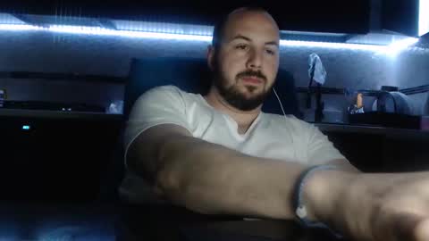 Julian online show from April 13, 11:10 pm