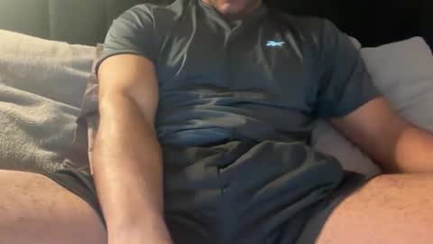 Snapshot of nickstrong213 chatting on February 3, 6:00 am nickstrong213 online show from February 3, 6:00 am