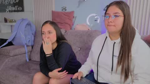 nicky_as online show from April 7, 1:22 pm