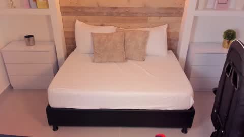 Snapshot of nicky_peyton chatting on October 12, 2:43 am Nicky online show from October 12, 2:43 am