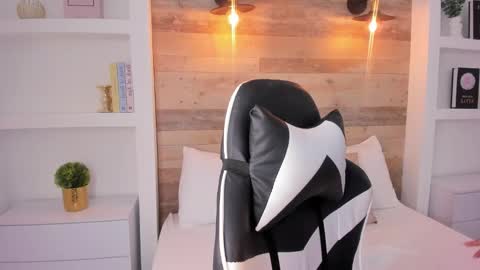 Snapshot of nicky_peyton chatting on October 21, 2:12 am Nicky online show from October 21, 2:12 am