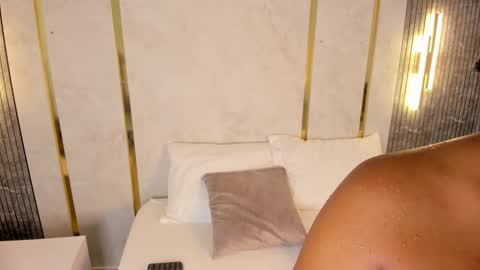 Snapshot of nicky_peyton chatting on November 11, 2:33 am Nicky online show from November 11, 2:33 am