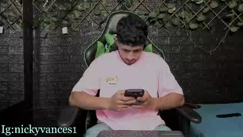 nicky online show from October 25, 9:42 pm