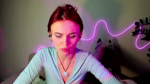 Nicky Weekends online show from December 9, 3:18 am