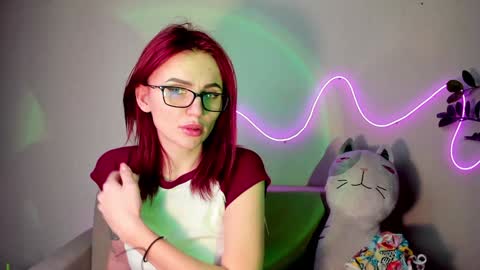 Nicky Weekends online show from December 10, 12:06 am