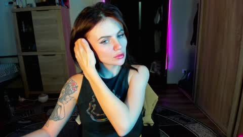 Nicky Weekends online show from February 3, 4:46 am