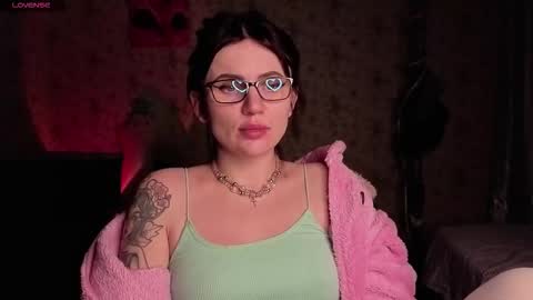 Snapshot of nicky_weekends chatting on January 31, 10:30 pm Nicky Weekends online show from January 31, 10:30 pm