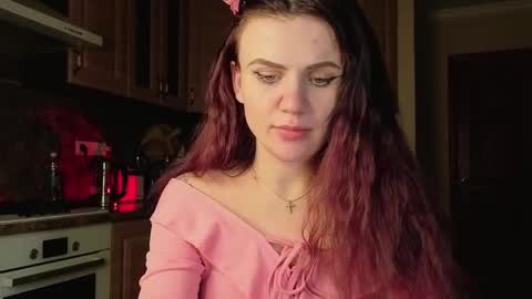 Nicky Weekends online show from April 18, 6:45 pm