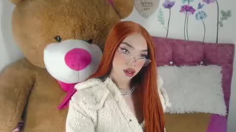 Nicky online show from February 8, 9:15 pm