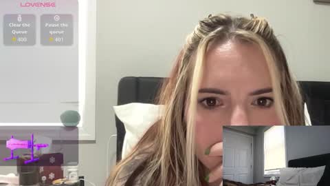 Snapshot of nicnaxx chatting on February 8, 3:04 pm nicnaxx online show from February 8, 3:04 pm