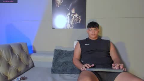 nicol_and_thiago_212 online show from May 23, 11:31 pm